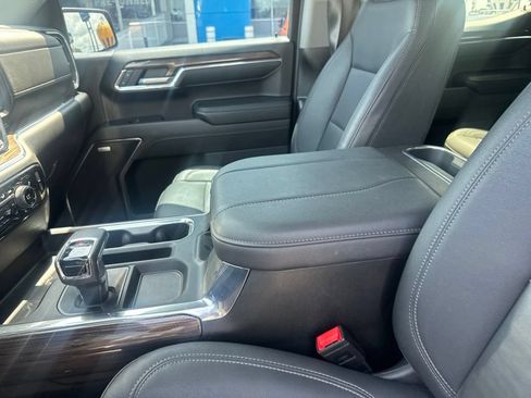 Used 2024 Chevrolet Silverado 1500 RST AWD/4WD image 18