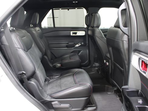 Used 2024 Ford Explorer ST w/ Equipment Group 401A AWD/4WD image 28