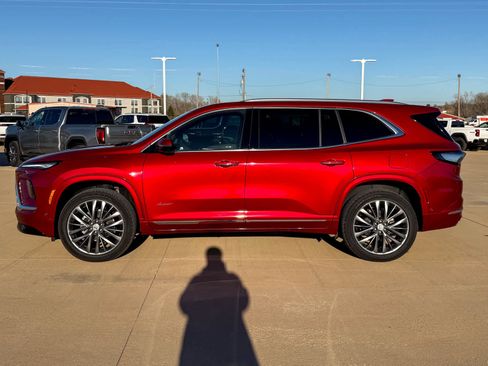 Used 2025 Buick Enclave Avenir w/ Super Cruise Package image 3