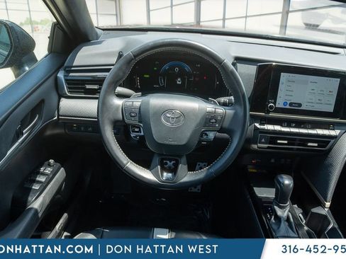 Used 2025 Toyota Camry SE FWD image 12