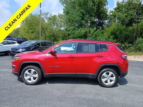 Used 2018 Jeep Compass Latitude w/ Popular Equipment Group AWD/4WD image 3