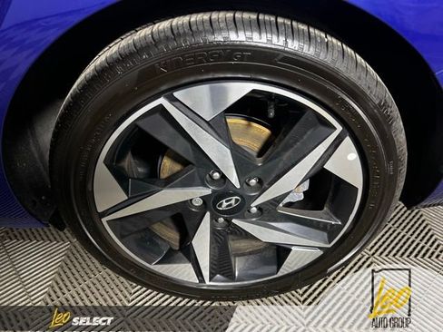 Used 2023 Hyundai Elantra Limited w/ Preferred Accessory Package FWD image 26