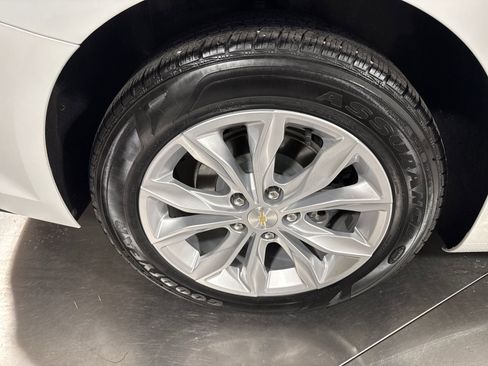 Used 2023 Chevrolet Malibu LT FWD image 13