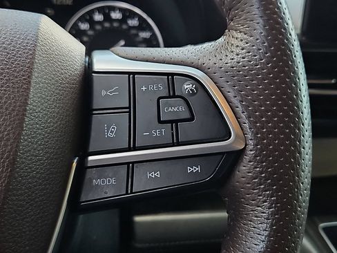 Used 2021 Toyota Sienna Platinum AWD/4WD image 25