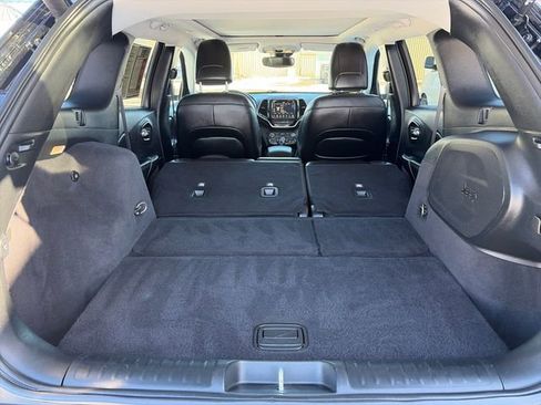 Used 2022 Jeep Cherokee Limited w/ Elite Package AWD/4WD image 42