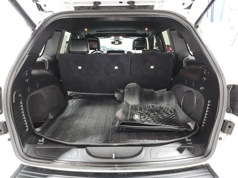 Used 2019 Jeep Grand Cherokee Altitude image 25