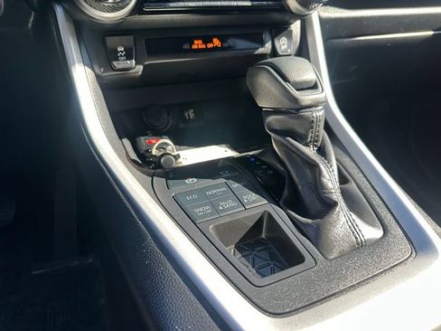 Used 2024 Toyota RAV4 XLE AWD/4WD image 26