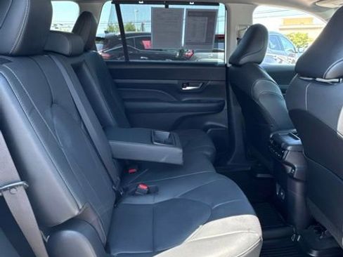 Used 2024 Toyota Grand Highlander AWD image 22