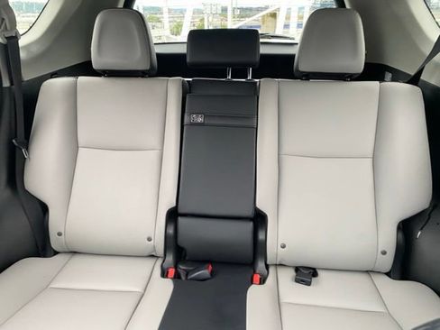 Used 2016 Toyota RAV4 Limited AWD/4WD image 20