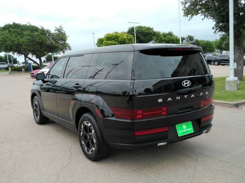 Used 2024 Hyundai Santa Fe SE FWD image 9