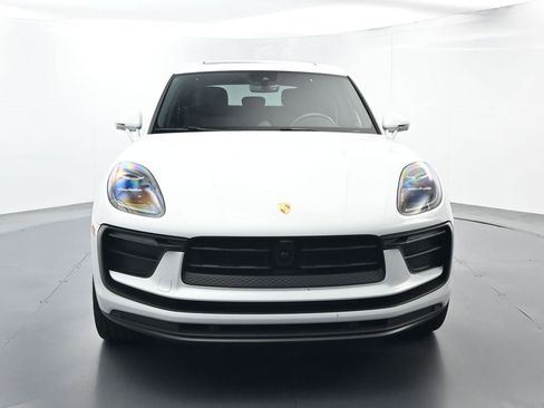 Certified 2025 Porsche Macan AWD/4WD image 18