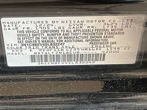 Used 2025 Nissan Versa SV image 27