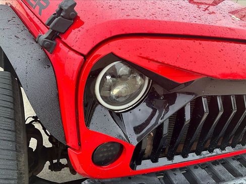 Used 2015 Jeep Wrangler Sport AWD/4WD image 28