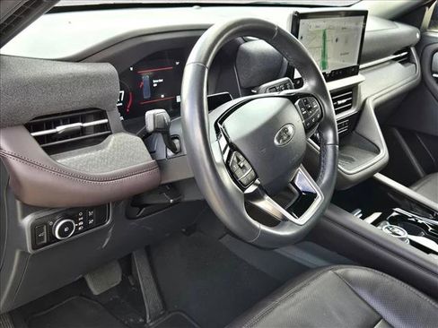 Used 2025 Ford Explorer Platinum w/ LUX Leather Package AWD/4WD image 10