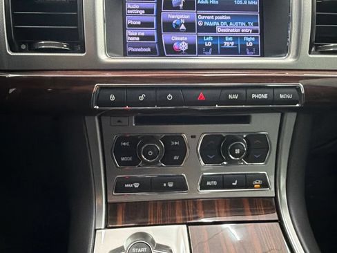 Used 2013 Jaguar XF RWD image 33
