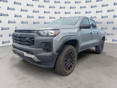 Used 2022 Chevrolet Colorado W/T w/ LPO, Power Package RWD image 6