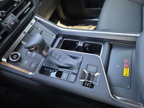 Used 2025 Lexus GX 550 w/ Accessory Package (2T) AWD/4WD image 25