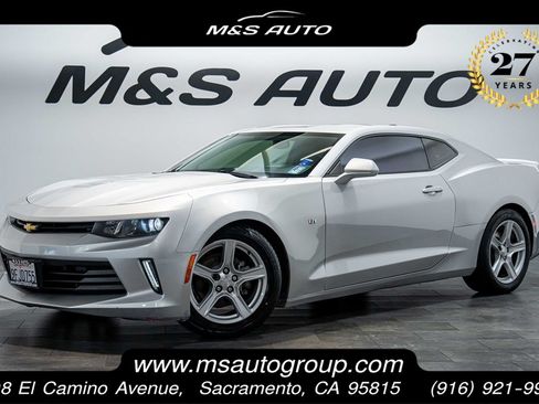 Used 2016 Chevrolet Camaro LT RWD image 1