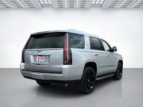 Used 2020 Cadillac Escalade Luxury AWD/4WD image 4