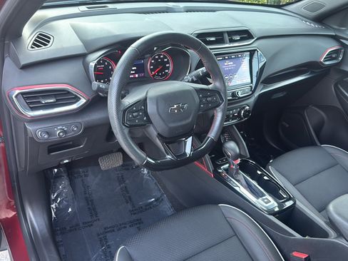 Used 2023 Chevrolet TrailBlazer RS w/ Sun and Liftgate Package AWD/4WD image 10