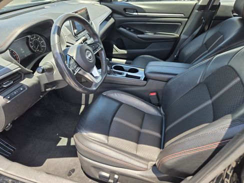 Used 2024 Nissan Altima 2.5 SR FWD image 15