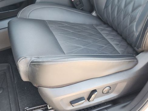 Used 2024 Nissan Rogue Platinum image 17