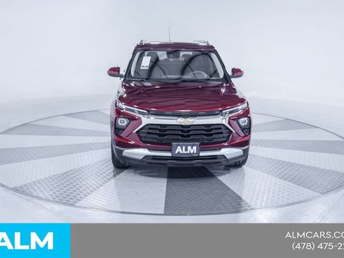 Used 2025 Chevrolet TrailBlazer LT AWD/4WD image 14
