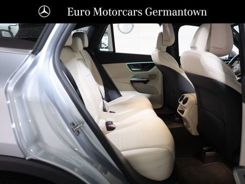 Used 2025 Mercedes-Benz GLC 300 4MATIC image 46