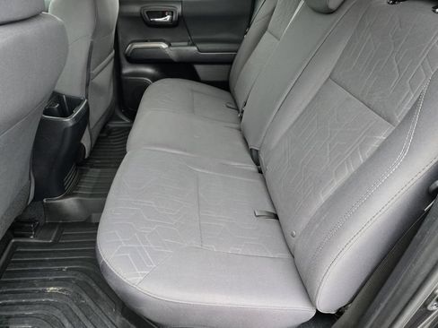 Used 2019 Toyota Tacoma TRD Off-Road w/ Technology Package AWD/4WD image 29