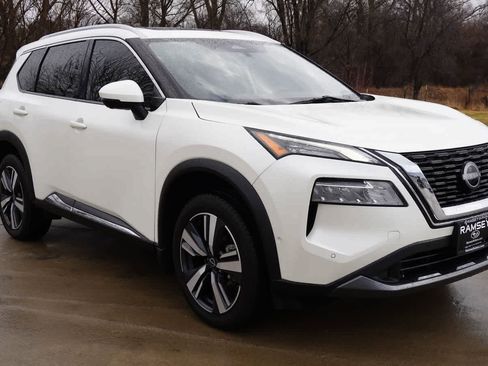 Used 2023 Nissan Rogue SL w/ SL Premium Package image 8