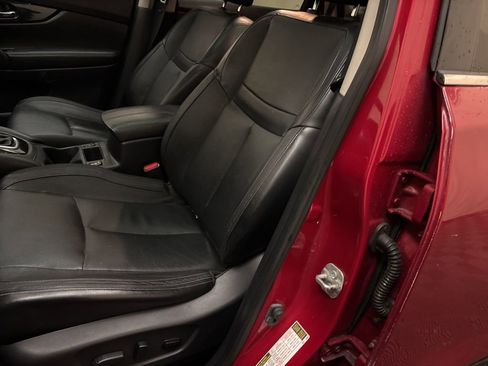 Used 2013 Nissan Rogue SV w/ Premium Pkg image 11