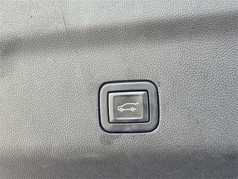 Used 2024 GMC Yukon AT4 w/ Technology Package image 14