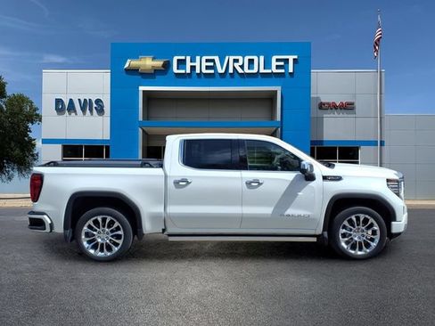 Used 2024 GMC Sierra 1500 Denali w/ Denali Reserve Package AWD/4WD image 2