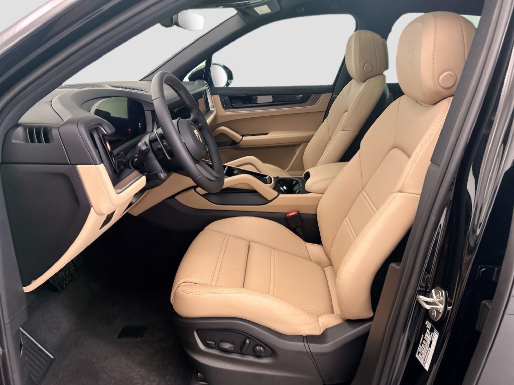 Used 2026 Porsche Cayenne AWD/4WD image 5