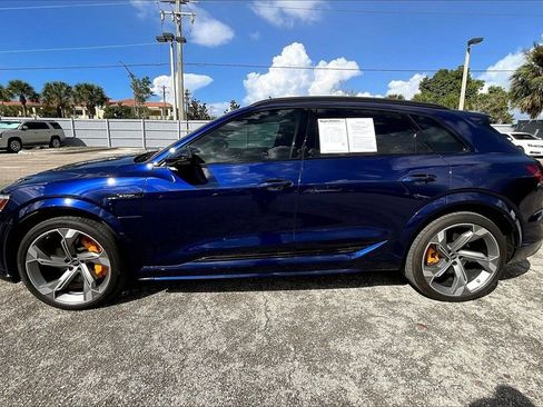 Certified 2023 Audi e-tron S Premium Plus w/ Black Optic Package image 8