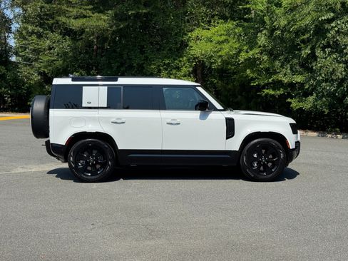 Used 2023 Land Rover Defender 110 X-Dynamic SE AWD/4WD image 14