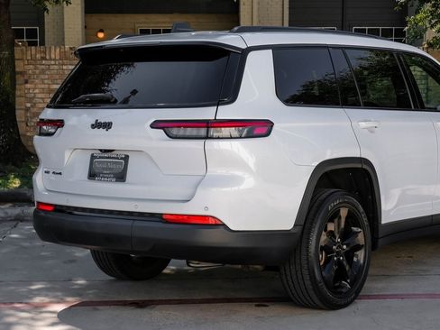 Used 2023 Jeep Grand Cherokee L Laredo image 17