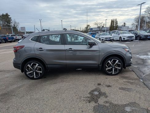 Used 2020 Nissan Rogue Sport SL image 7