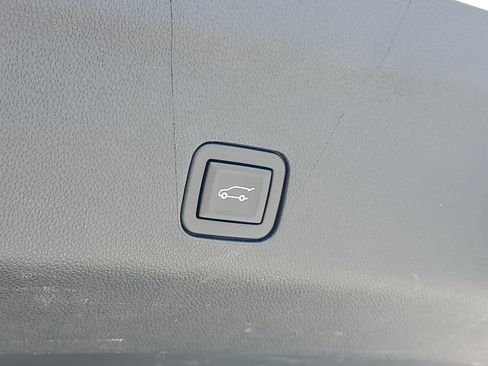 Used 2022 GMC Yukon XL Denali AWD/4WD image 12