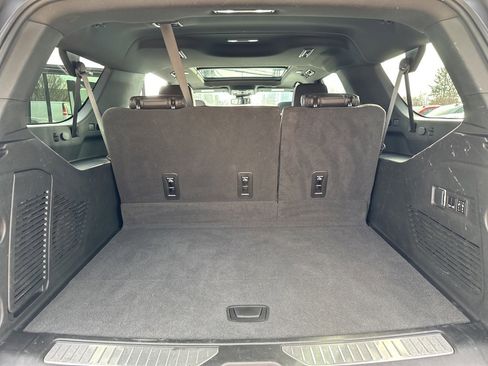 Used 2023 Chevrolet Suburban RST w/ Luxury Package image 35