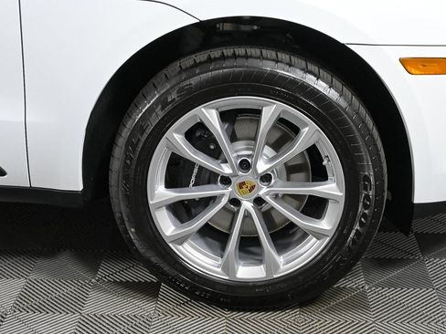 New 2026 Porsche Macan image 48