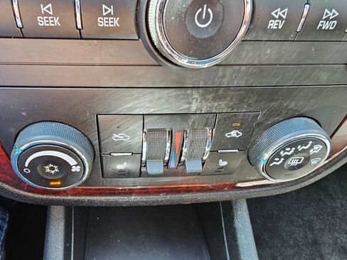 Used 2010 Chevrolet Impala LT w/ Luxury Edition Package image 38