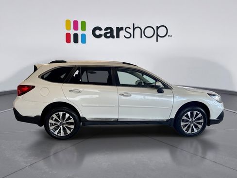 Used 2019 Subaru Outback 3.6R Touring AWD/4WD image 6