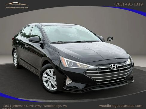 Used 2019 Hyundai Elantra SE w/ Cargo Package FWD image 1