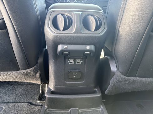 Certified 2022 Jeep Wrangler Unlimited Sahara AWD/4WD image 14
