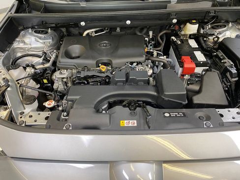 Used 2025 Toyota RAV4 LE AWD/4WD image 9