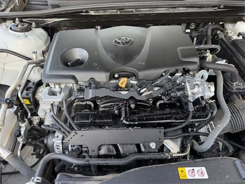 Used 2024 Toyota Camry SE image 31