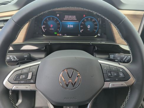 New 2026 Volkswagen Atlas SE image 9