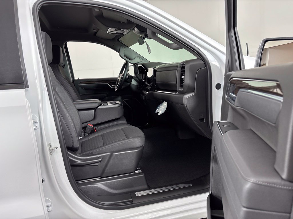 Certified 2026 Chevrolet Silverado 1500 LT AWD/4WD image 4
