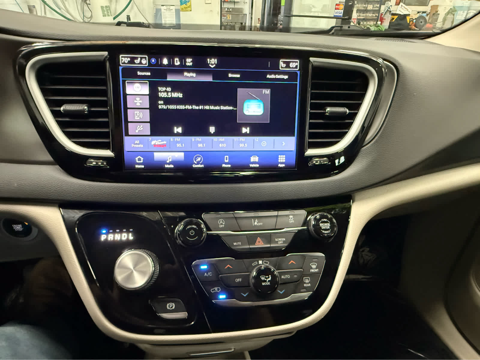 Used 2022 Chrysler Pacifica Touring-L FWD image 14